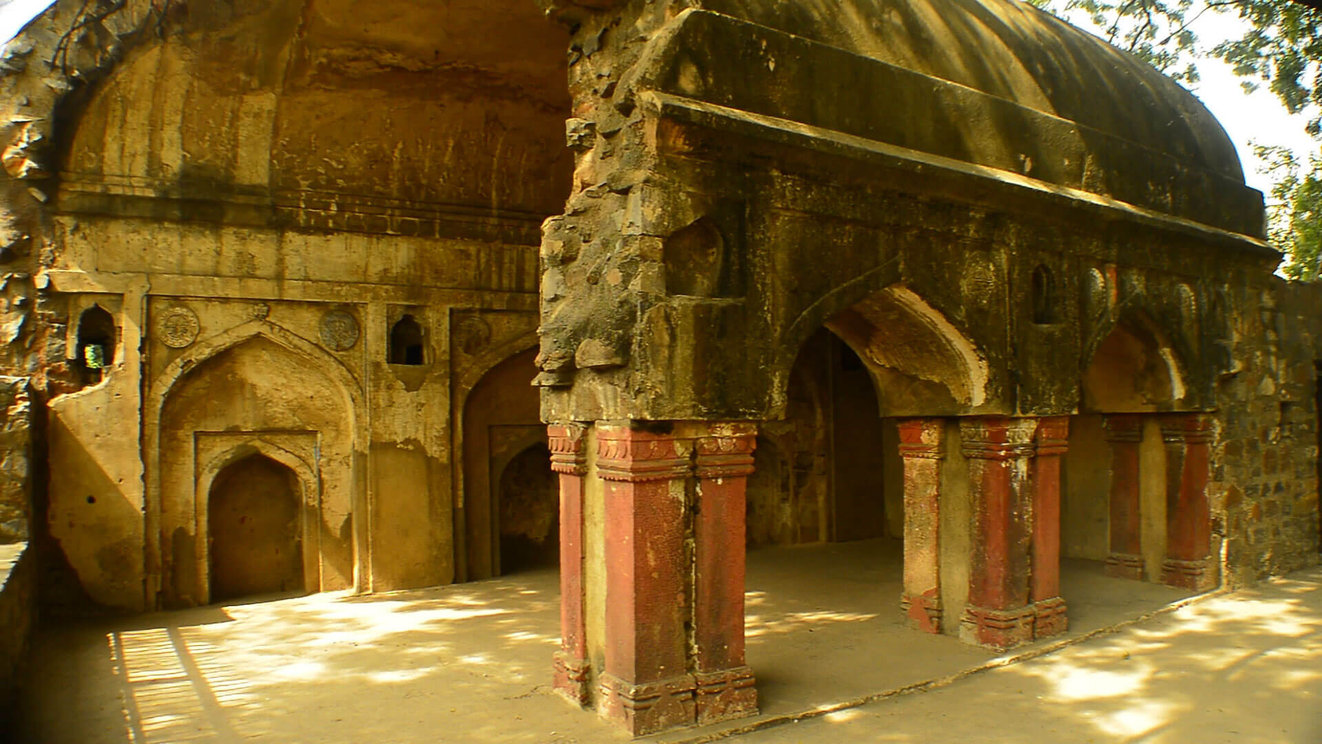 Agrasen Ki Baoli - History, Tickets, Architecture, Timings, Sightseeing ...